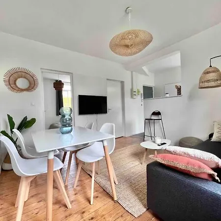 2 Mairie De アパート *